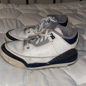 Kids Jordan 3s midnight navy
